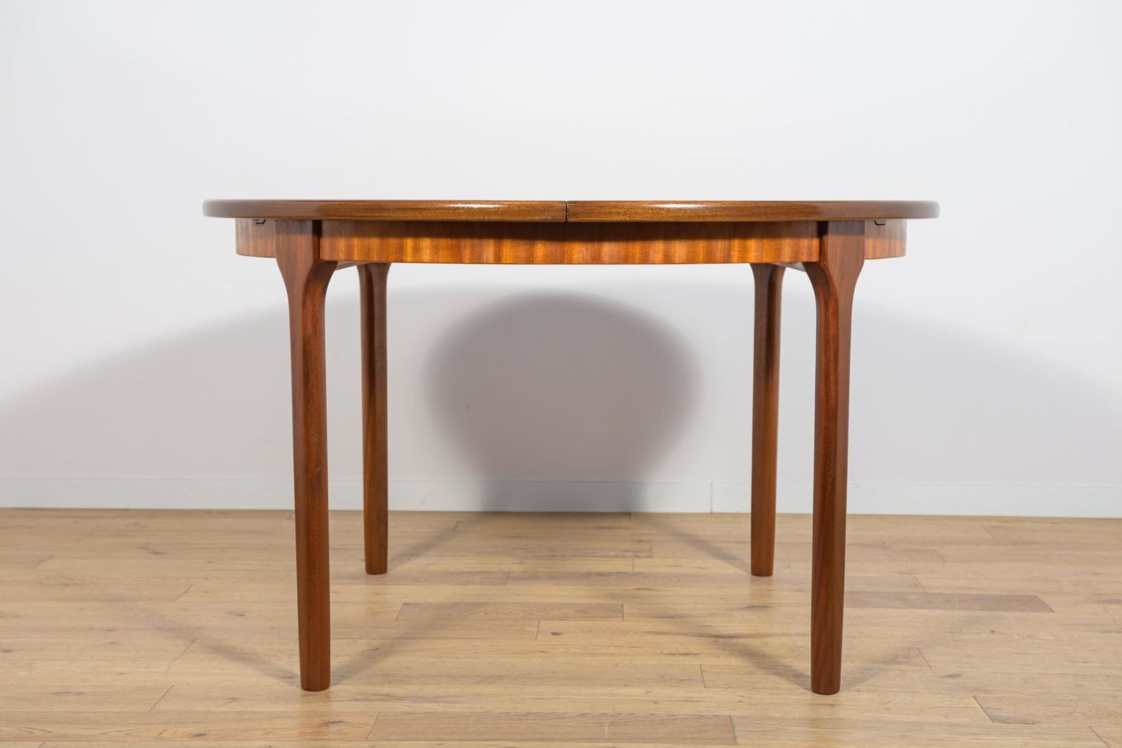 Mid Century Round Extendable Dining Table From McIntosh, United Knigdom, 1960s photo for sale