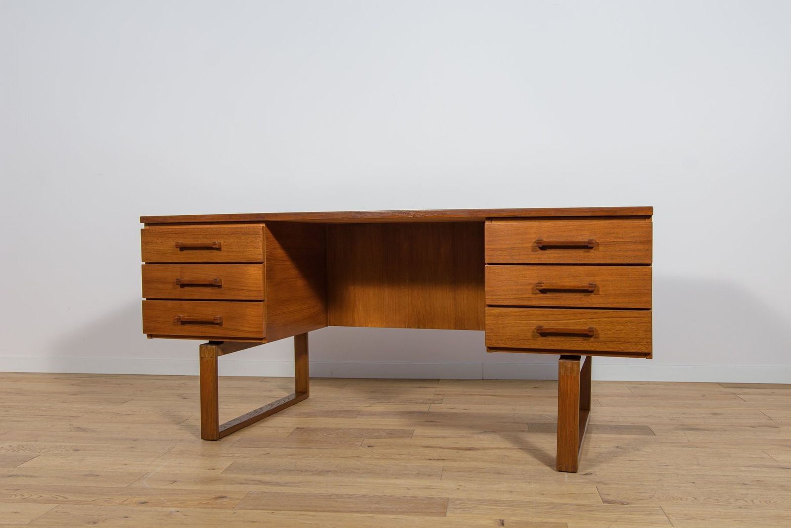 Mid Century Teak Freestanding Desk By Torben Valeur & Henning Jensen For Dyrlund, Denmark, 1960s photo furniture