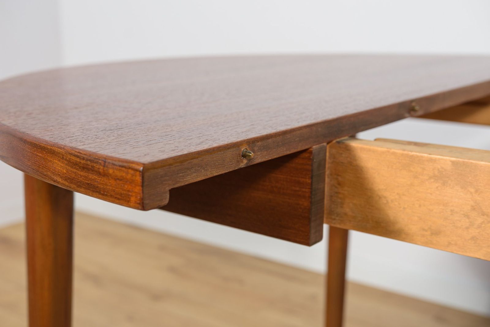 photo vinterior Mid Century Round Teak Dining Table By Nils Jonsson For Hugo Troeds, Sweden, 1960s
