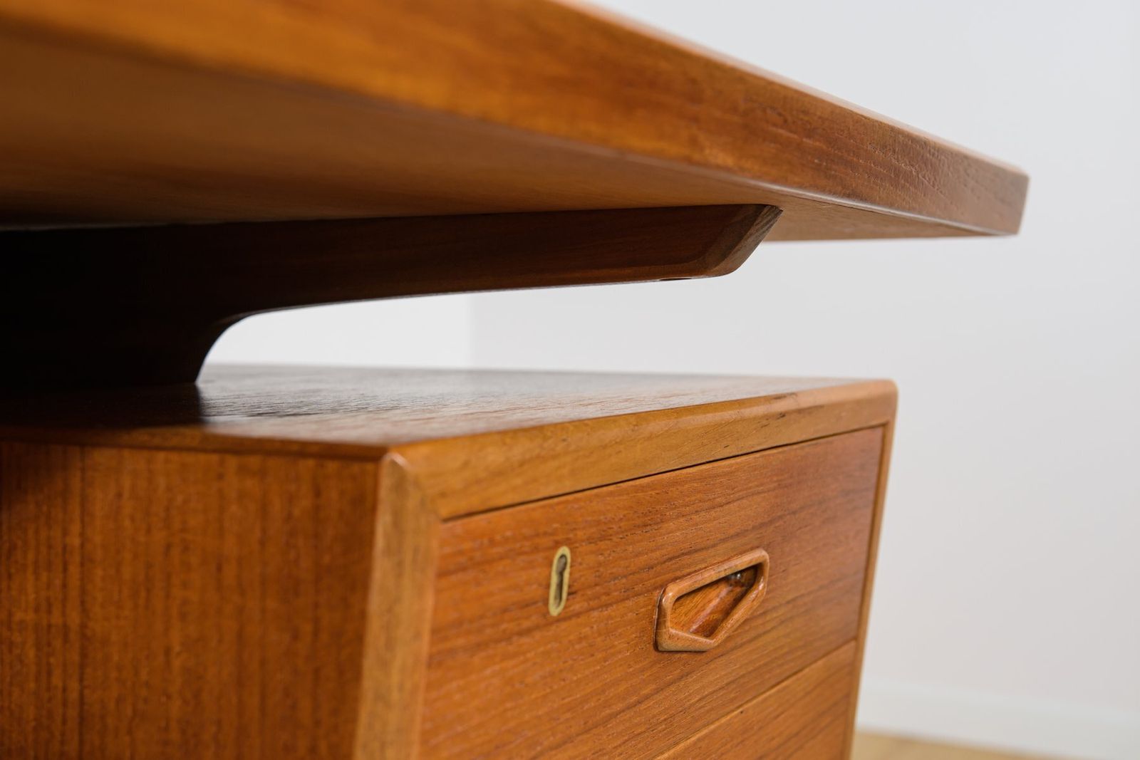 Mid Century Freestanding Teak Desk, Denmark, 1960s photo vinterior