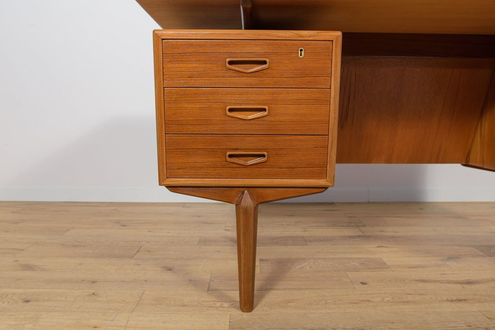 photo vintage Mid Century Freestanding Teak Desk, Denmark, 1960s