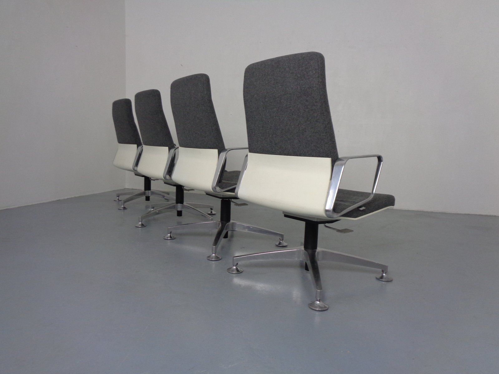 Adjustable Aluminum Swivel Office Chair From Interstuhl, Germany, 2000s photo vinterior