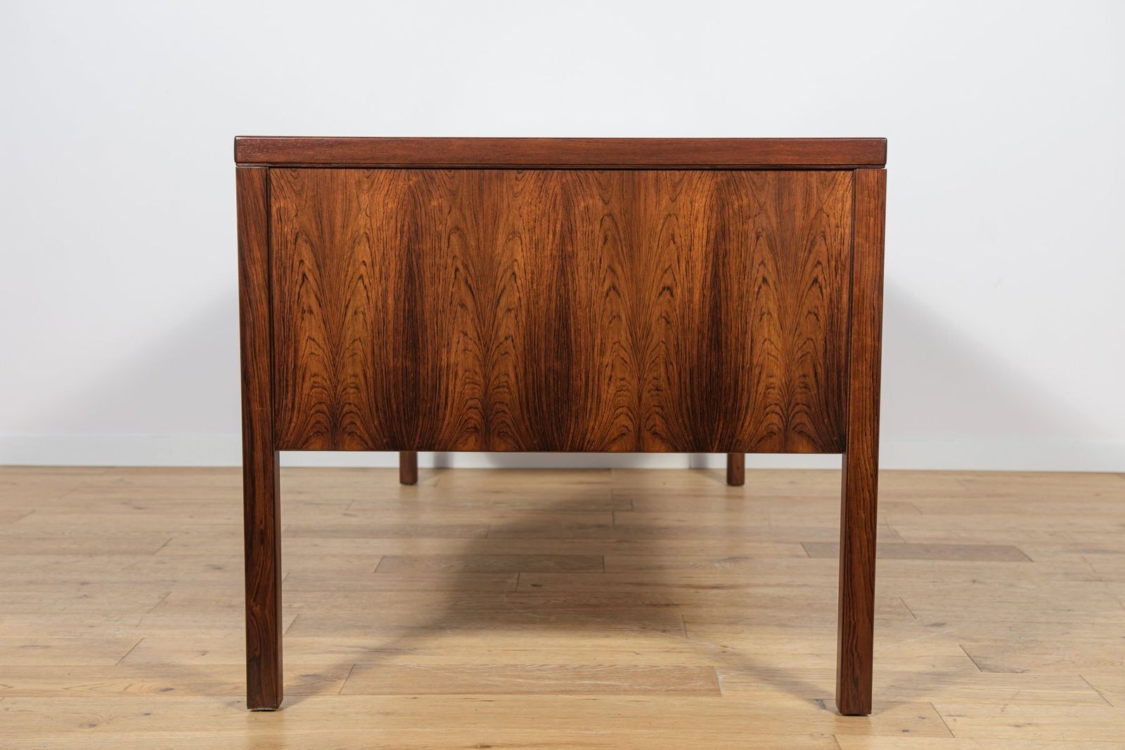 photo furniture Mid Century Modern Model 77 Freestanding Desk In Teak From Omann Jun, 1960s