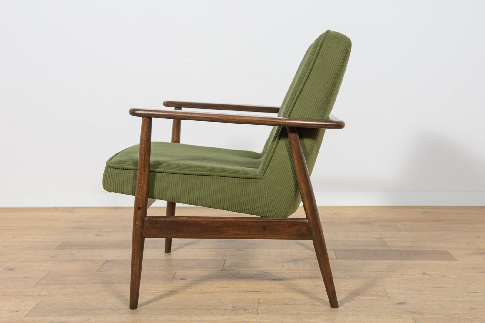 1397.0 Model 300 192 Armchairs By Juliusz Kędziorek For Gościcińska Fabryka Mebli, Poland, 1970s, Set Of 2 photo