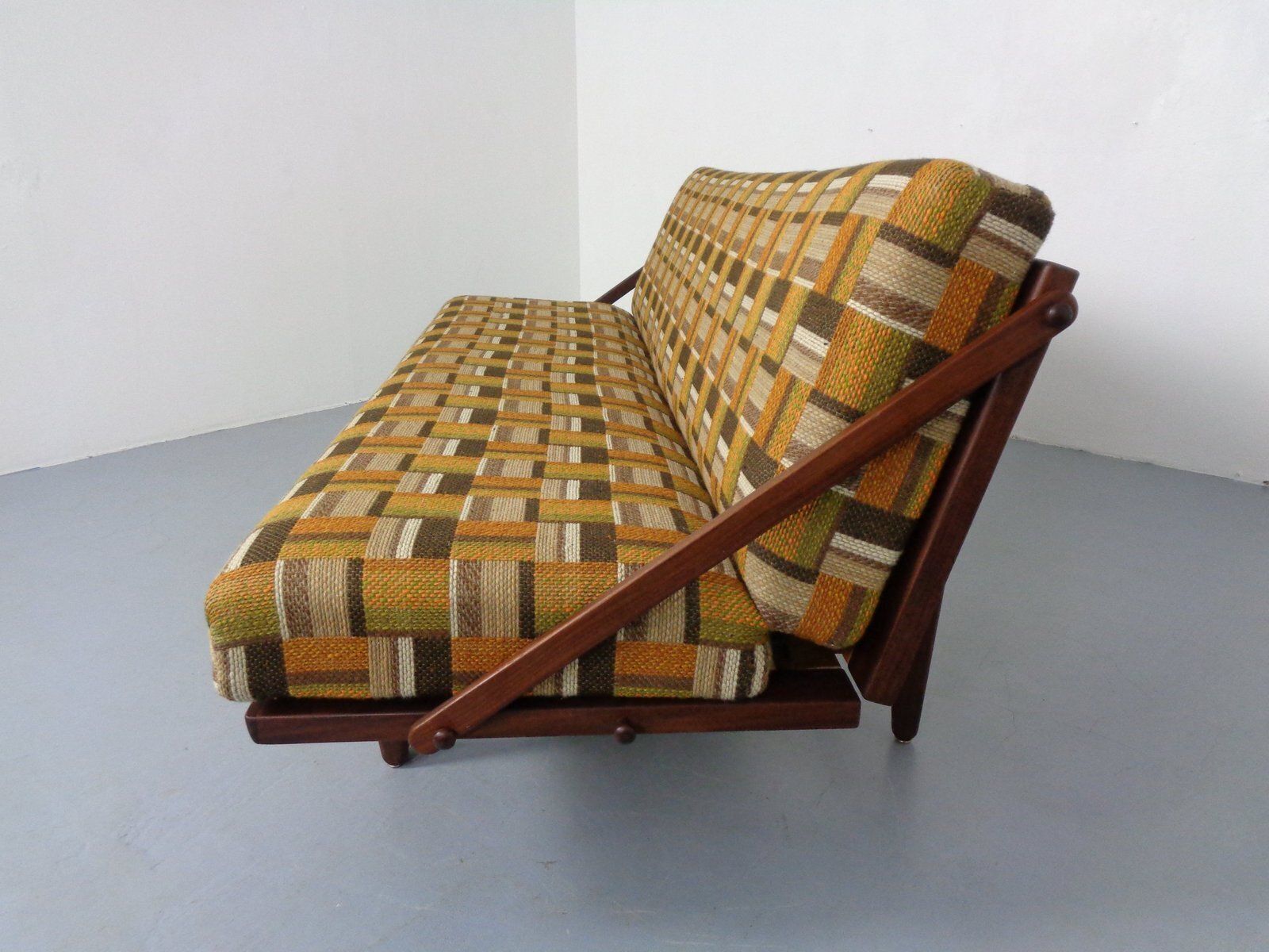 Danish 981 Diva Daybed In Teak And Oak By Poul M Volther For Frem Røjle, 1950s photo vinterior