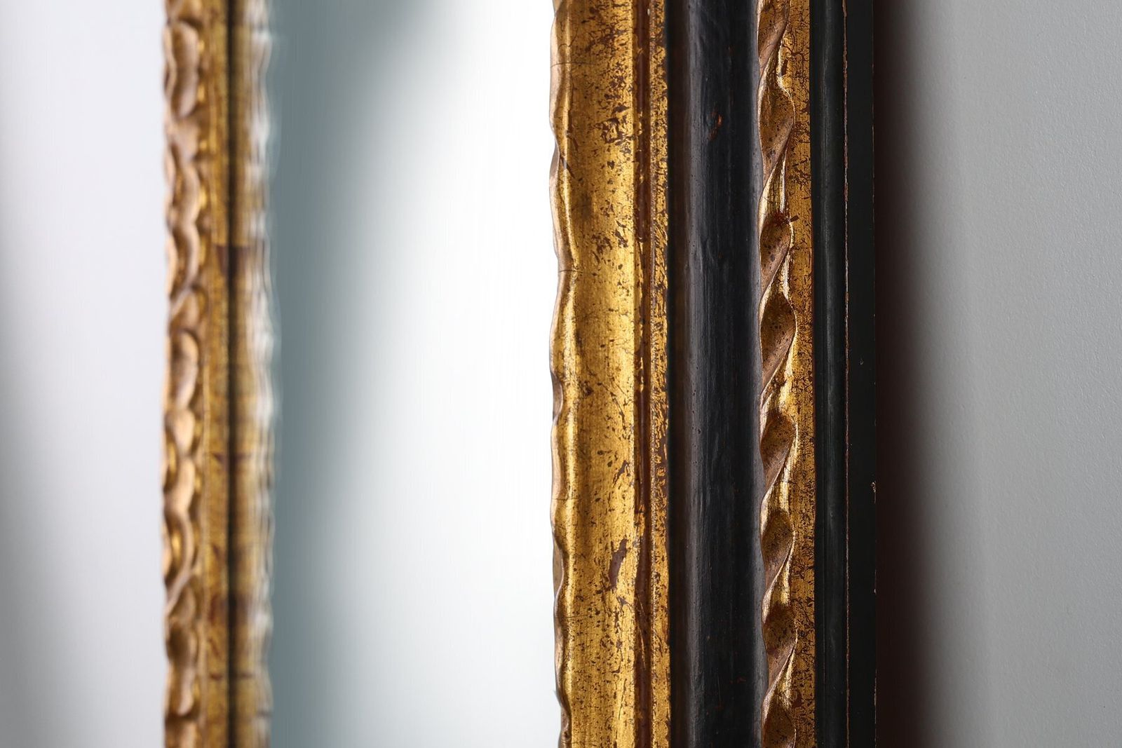 photo furniture Carved Baroque Black And Giltwood Mirror, 1850s