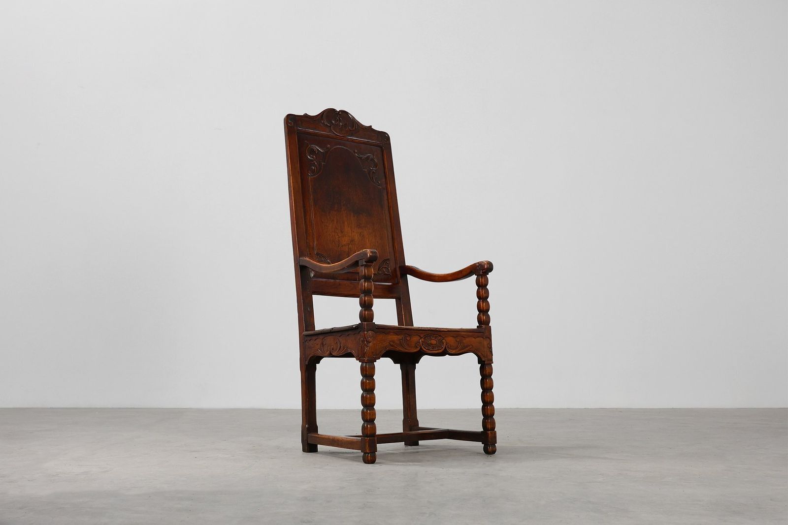 Antique Armchair In Hand Carved Oak, 1700s photo vinterior