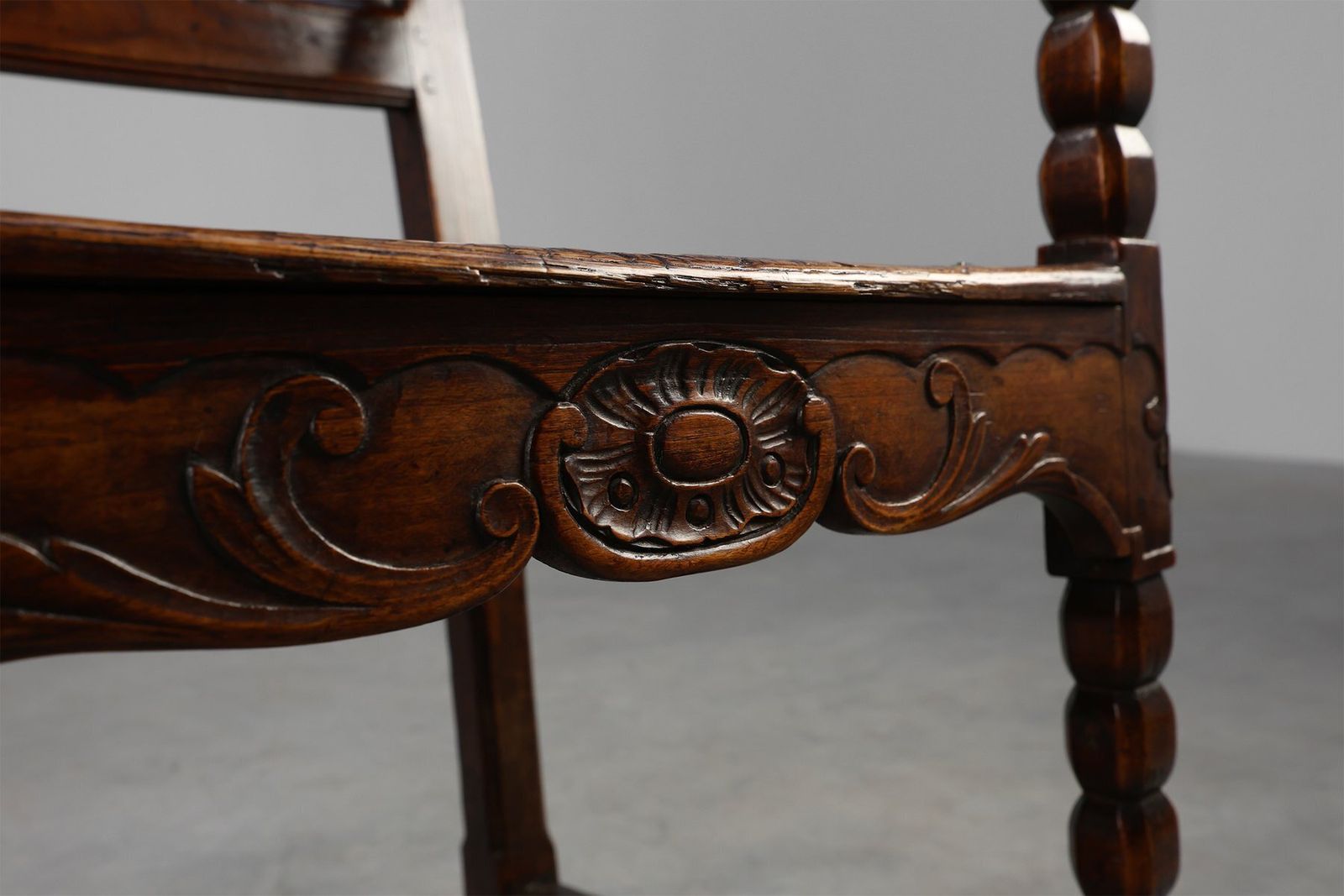 Antique Armchair In Hand Carved Oak, 1700s photo vintage