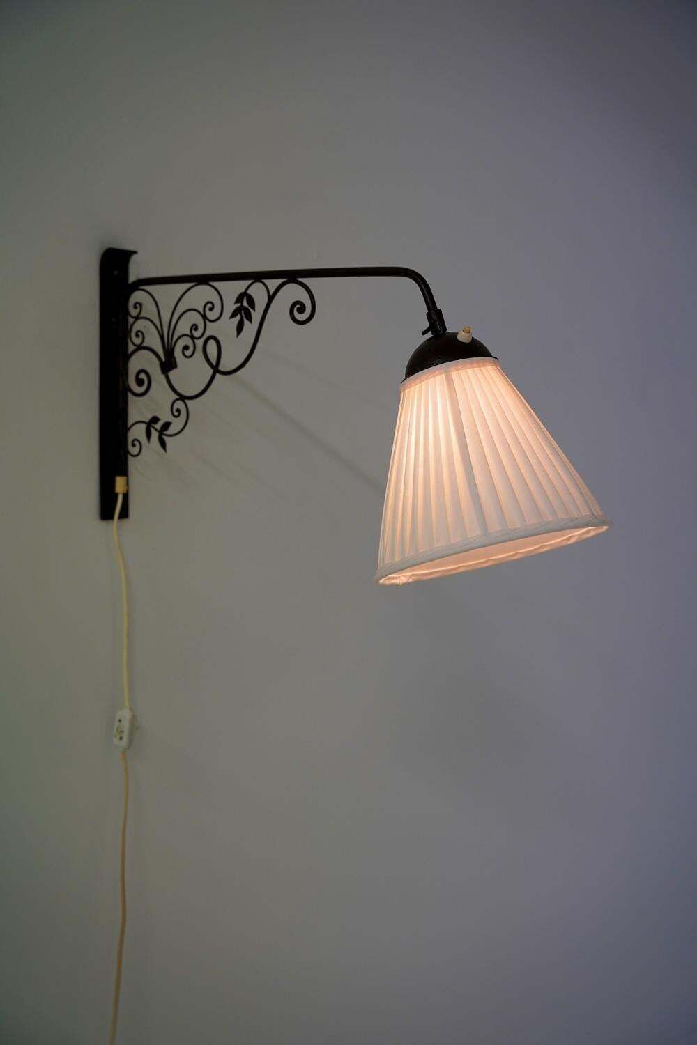 3093.0 Swedish Modern Wall Lamp Model 2339 By Luco photo