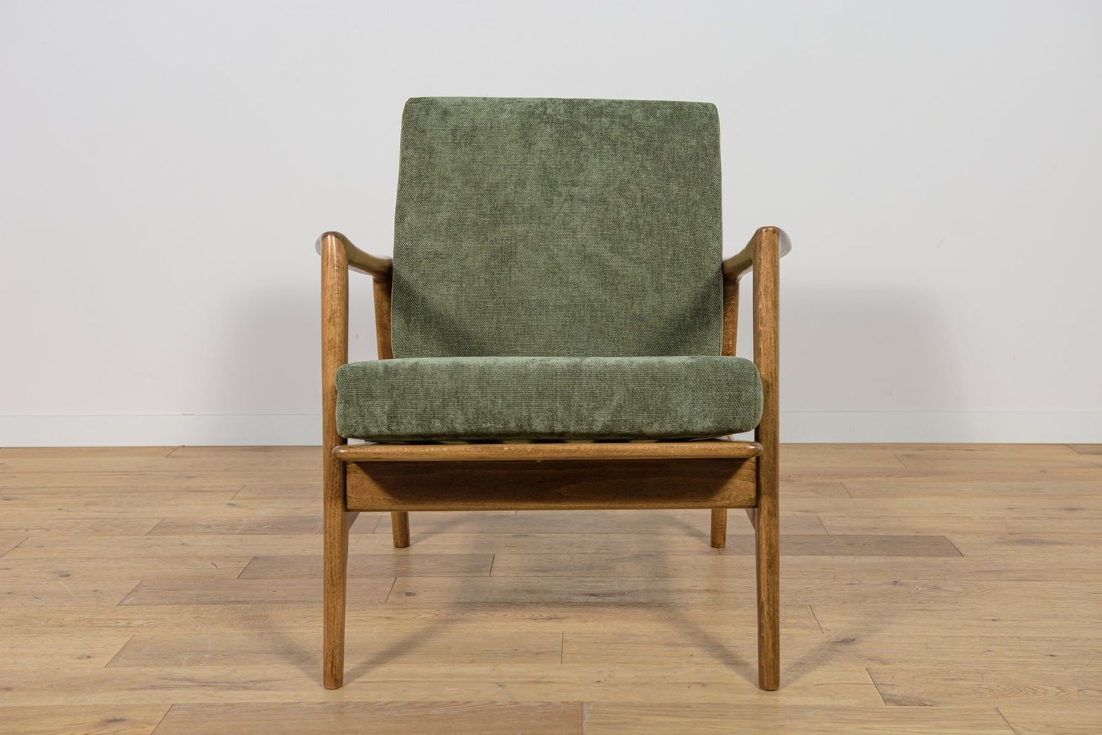 Set Of Model 300 139 Armchairs From Swarzędz Factory, 1960s photo vinterior