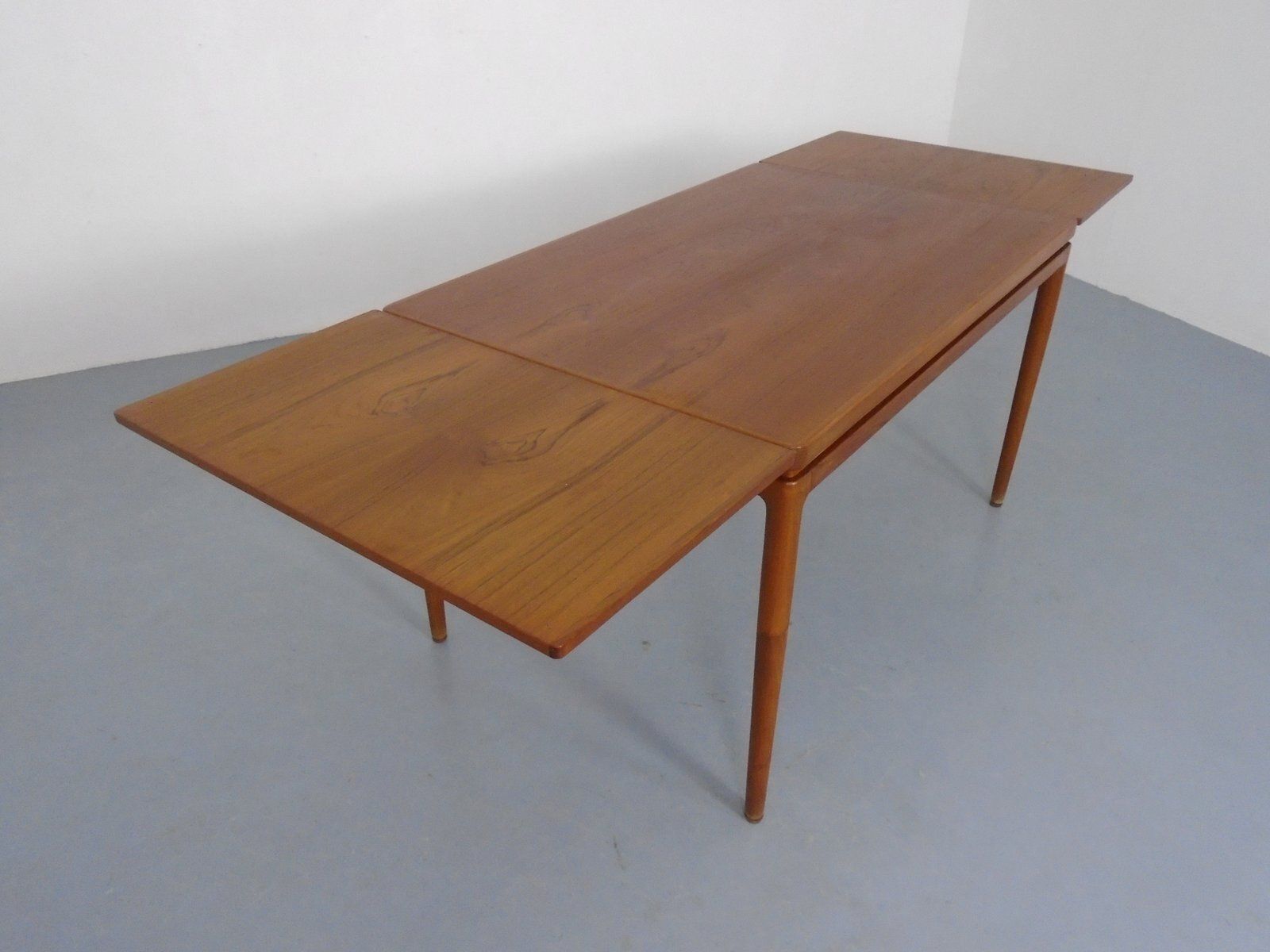 Extendable Teak Dining Table By Johannes Andersen For Christian Linneberg, Denmark, 1960s photo for sale