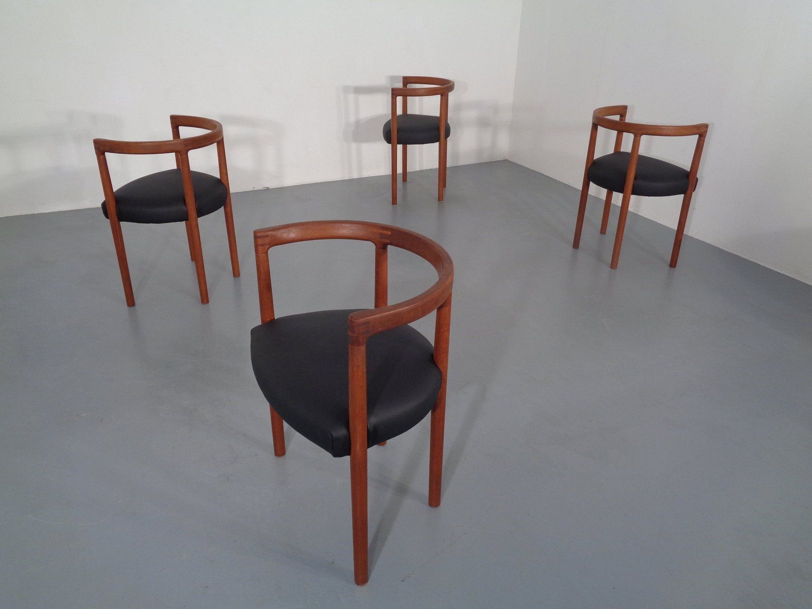 Teak & Leather Model 195 Dining Chairs By Ole Gjerløv Knudsen & Torben Lind For France & Søn, Denmark, 1960s, Set Of 4