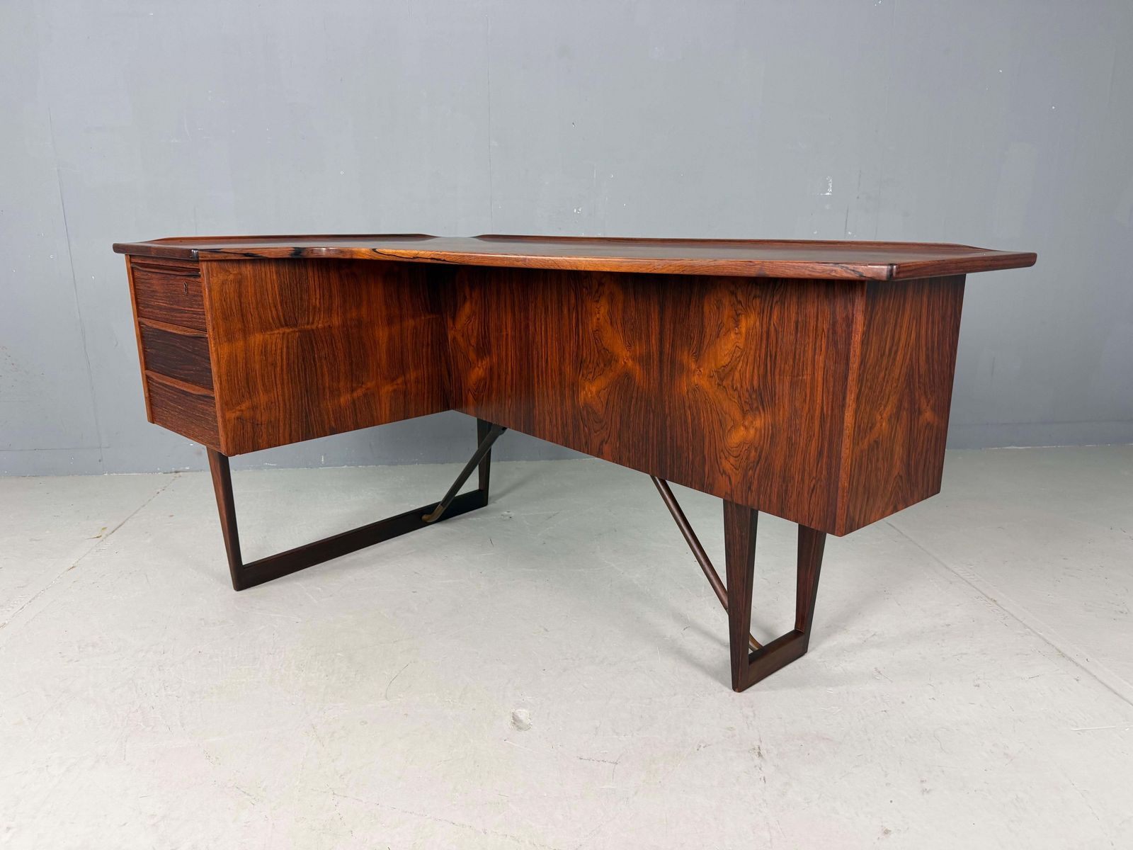 1960s Peter Løvig Nielsen 'Boomerang' Desk Hedensted Møbelfabrik photo vinterior