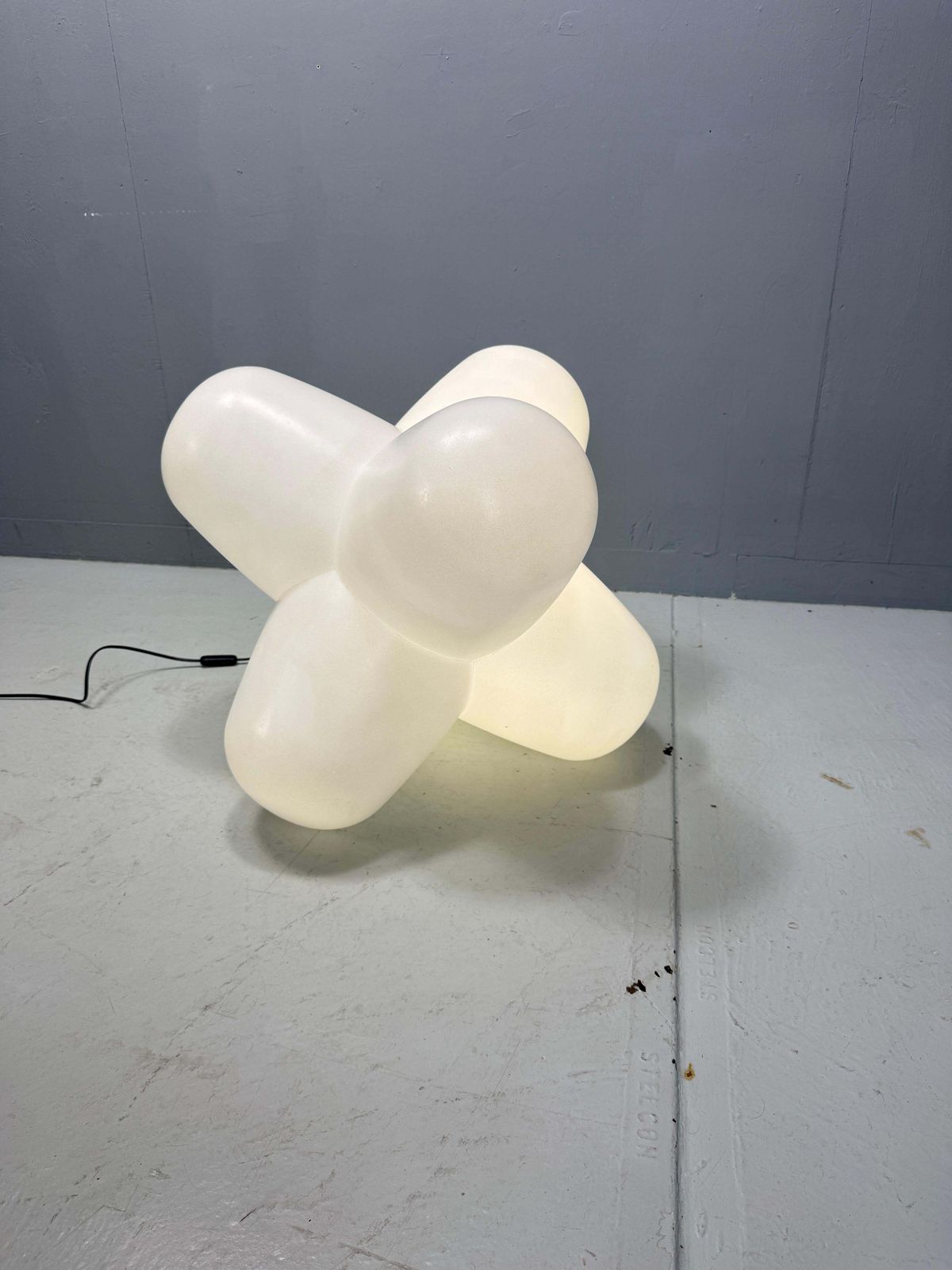 photo furniture Tom Dixon Iconic Stackable Floor Lamp Stool 'Jack' 1994   Design Award Winner