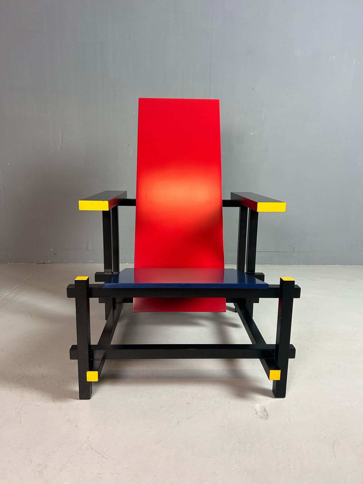 Gerrit Rietveld Red And Blue Chair By Cassina photo furniture