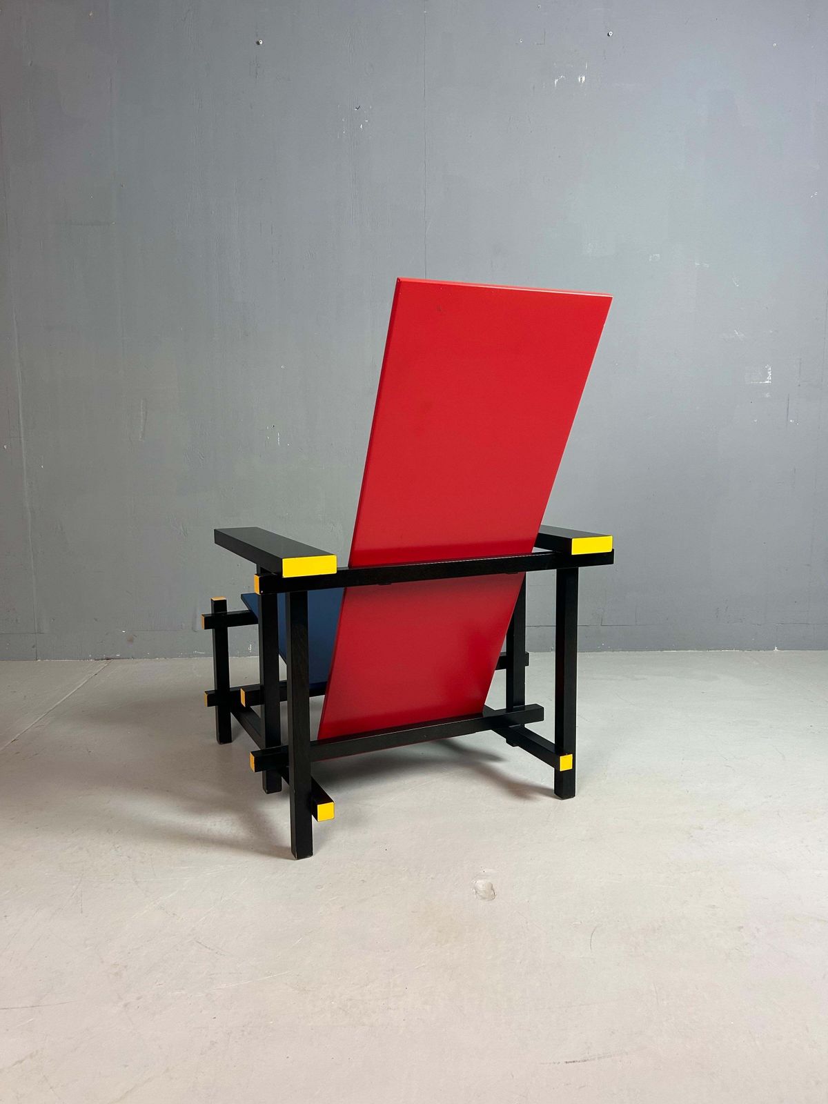 Gerrit Rietveld Red And Blue Chair By Cassina photo buy