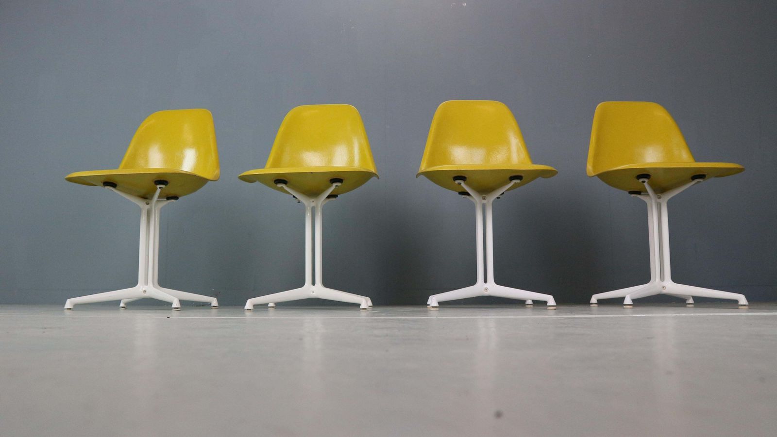 Charles & Ray Eames Set Of 4 Yellow "La Fonda" Chairs For Herman Miller, 1960 photo 3756.0