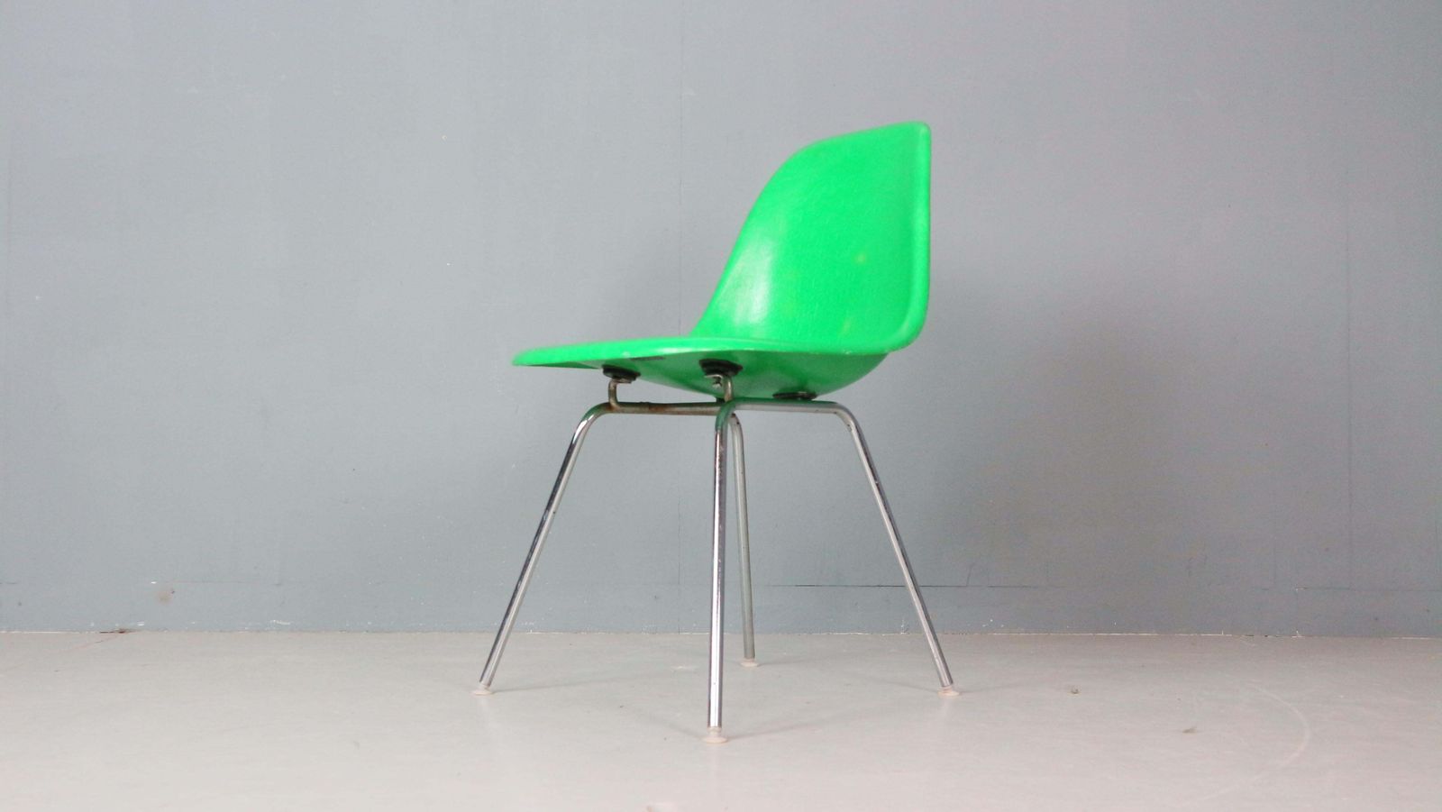 photo buy Charles & Ray Eames Set Of 4 Kelly Green "H Base" Chairs For Herman Miller, 1960