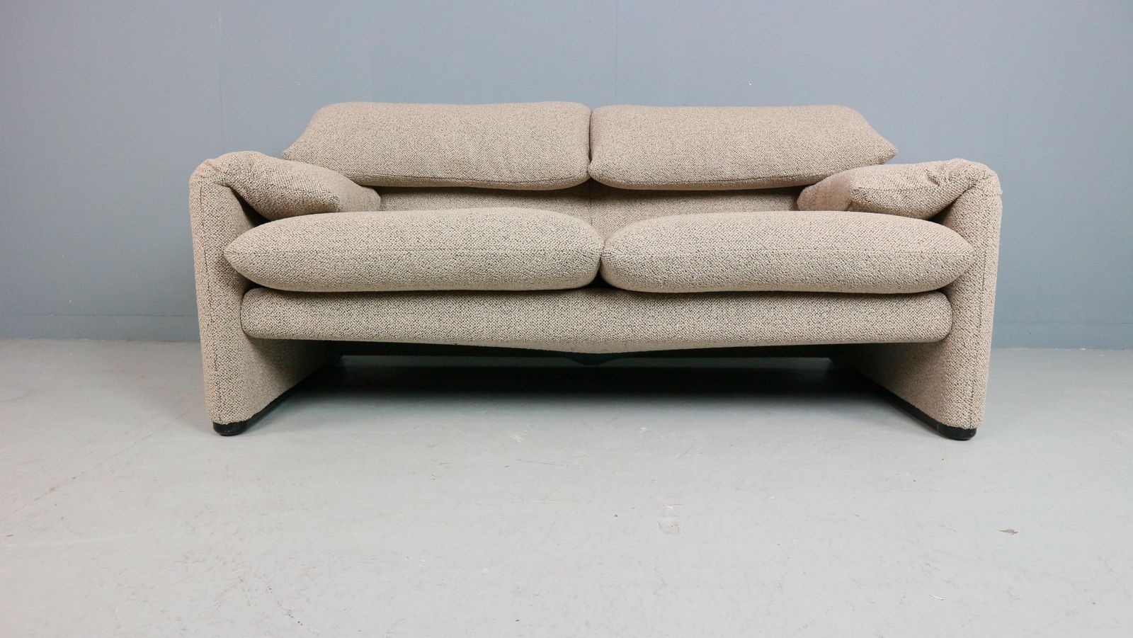 Vico Magistretti "Maralunga" 2 Seater Re Upholstered Sofa For Cassina photo furniture