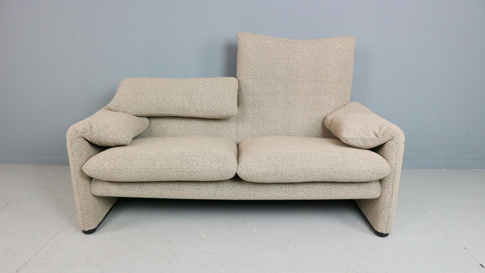 Vico Magistretti "Maralunga" 2 Seater Re Upholstered Sofa For Cassina photo vintage