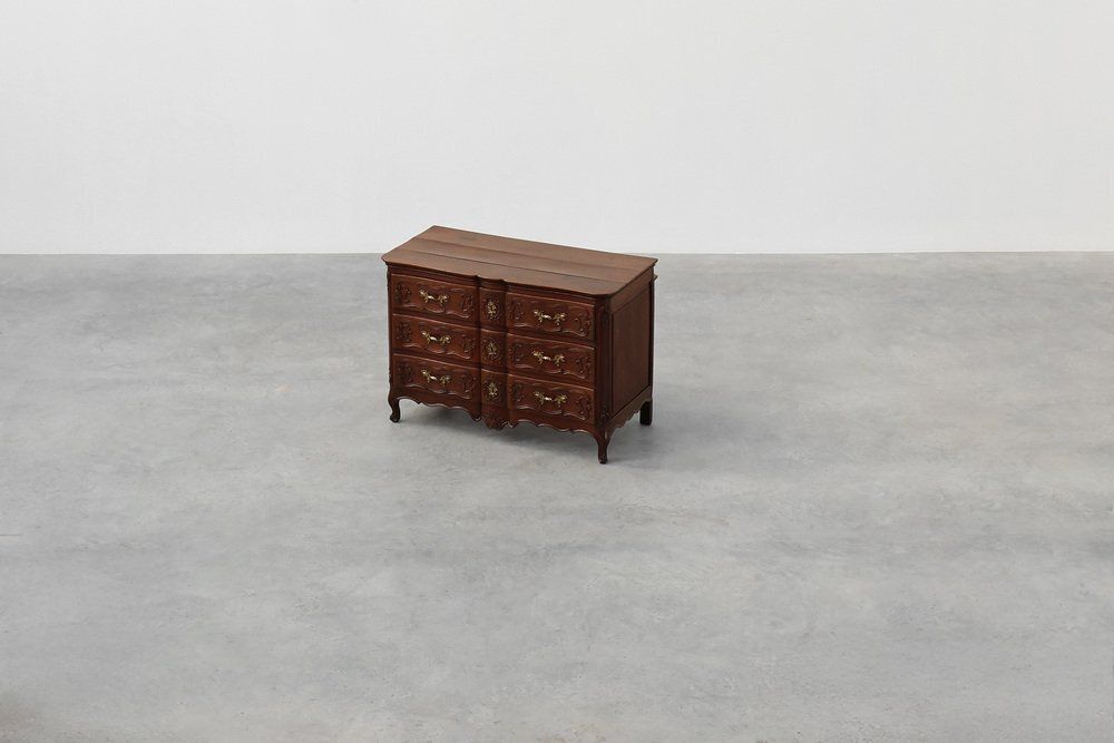 photo vinterior French Louis XV Style Hand Crafted Oak Chest Of Drawers, 18th Century