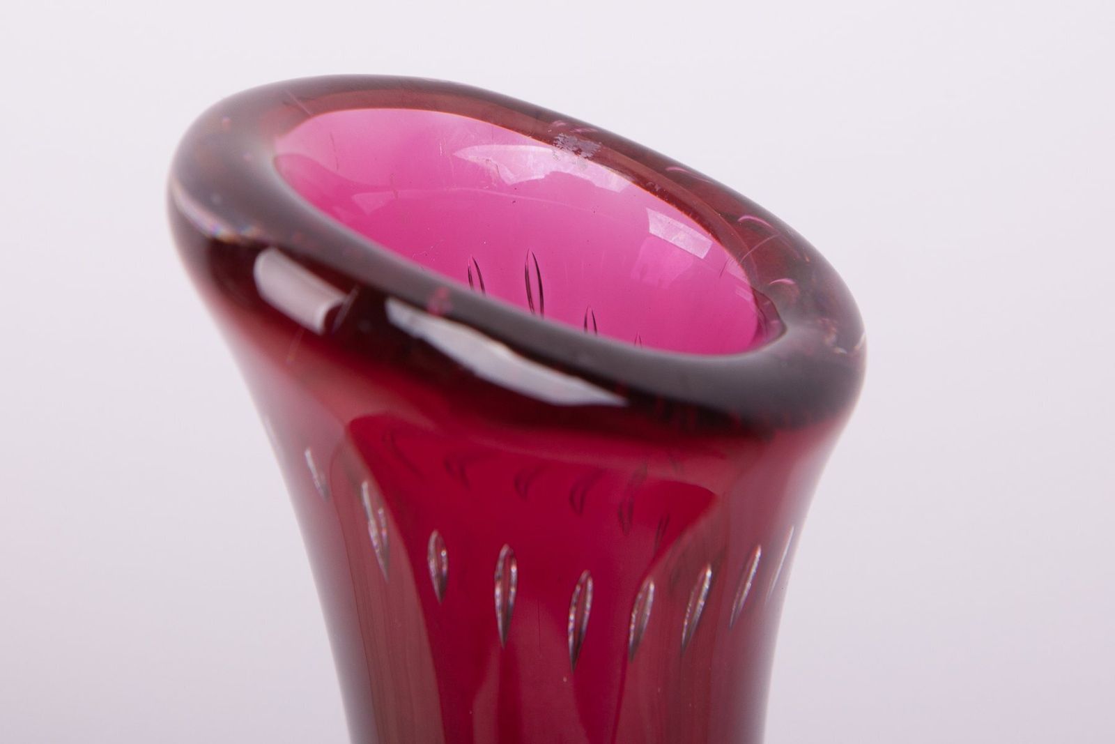 Vase By Vicke Lindstrand For Kosta, 1950s photo vinterior
