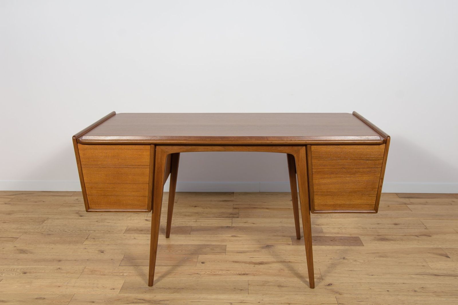 Mid Century Teak Desk By Svante Skogh For Ab Möbelfabriken Balder, Sweden, 1950s photo vinterior