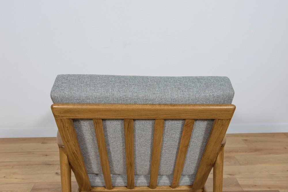 Model 300 139 Armchair From Swarzędz Factory, 1960s photo vintage