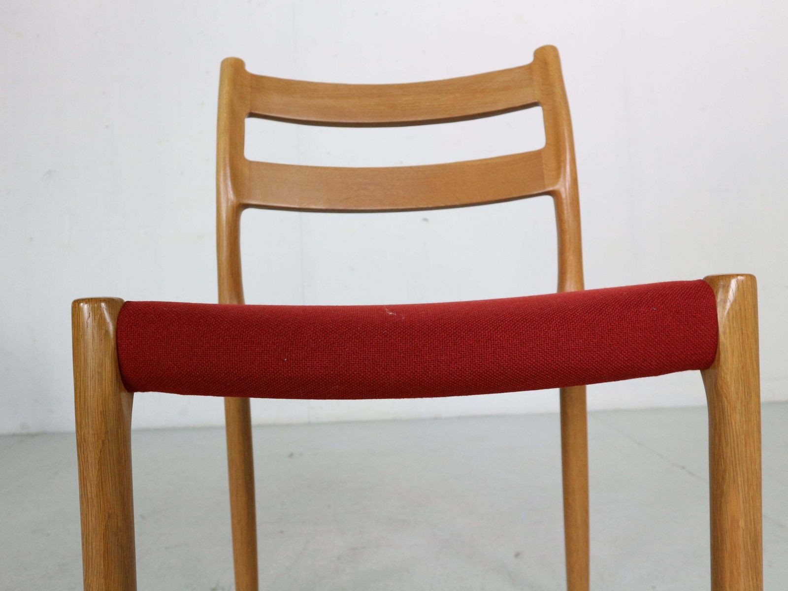 photo vintage Niels Otto Moller Set Of 4 Dining Chairs Model 84 For Højbjerg, Denmark 1970s