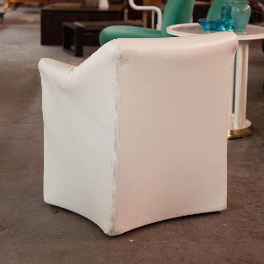 Set Of White Leather Tentazione Club Chairs Attributed To Mario Bellini For Cassina, 1970s photo Furniture