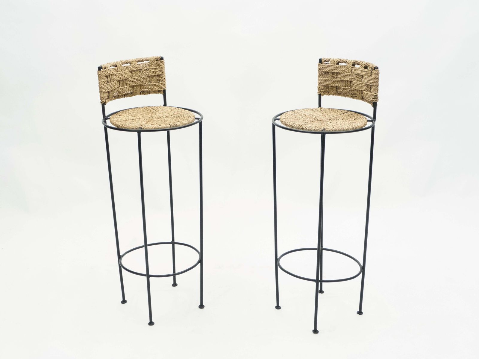 Paire de tabourets de bar français en corde et métal, attribué à Audoux Minet photo furniture