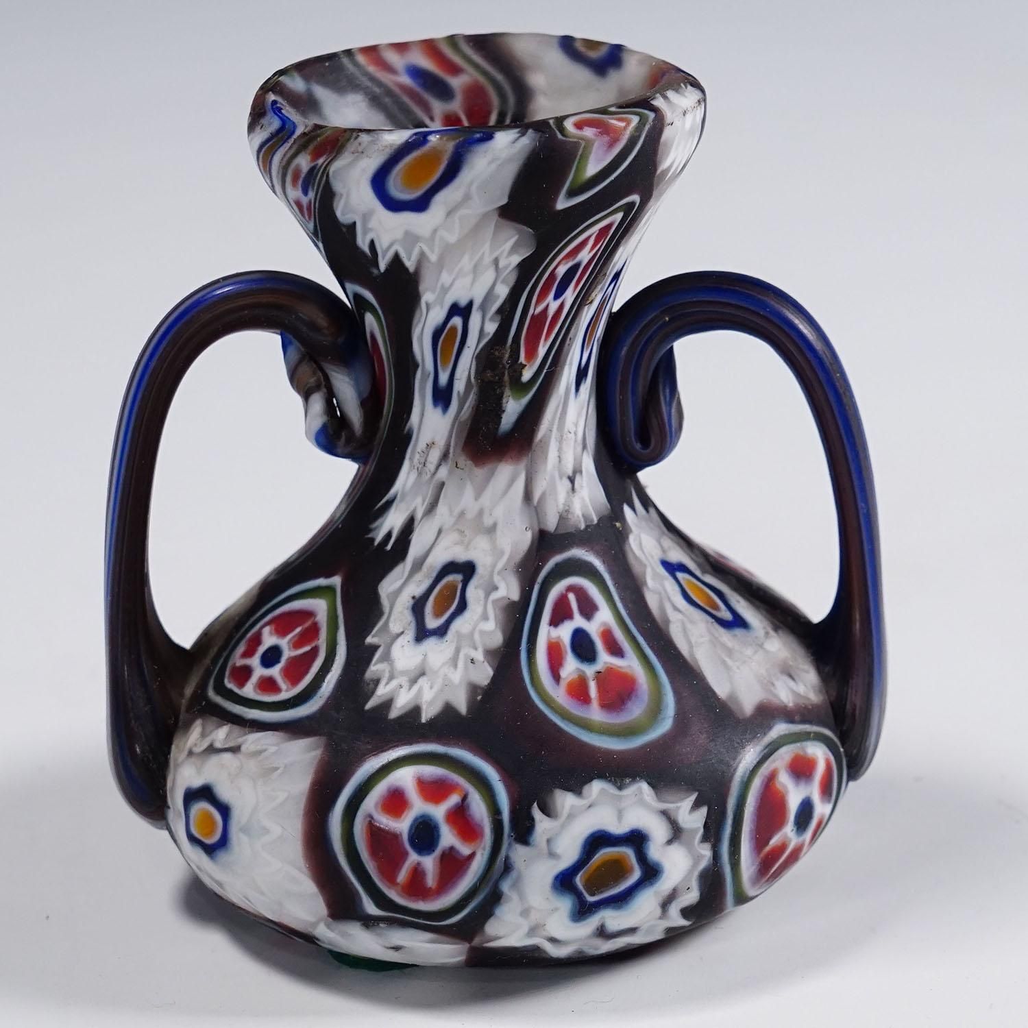 Antiek Millefiori Vaasje In Violet En Wit Met Handvatten, Fratelli Toso Murano photo 250.0