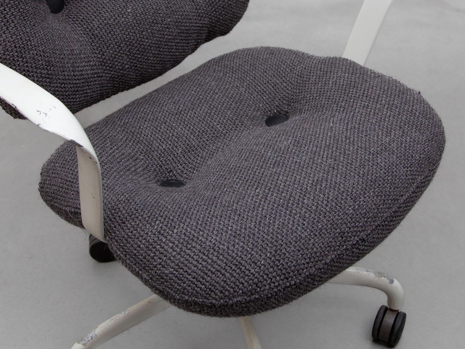 photo vinterior Knoll Desk Swivel Chair Designed By Hannah Bruce And Andrew Morrison On Wheels