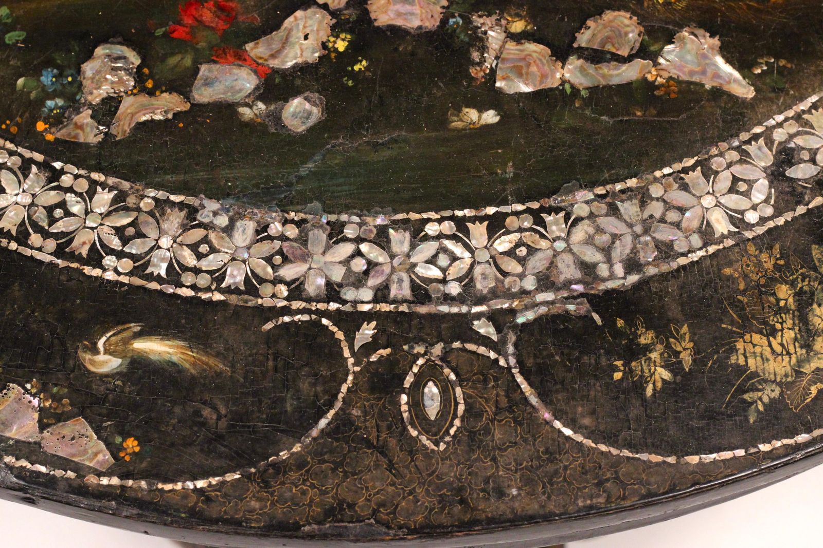 Furniture Victorian Japanned Papier Mâché Tilt Table With Nacre Inlay, C.1850 Hand Painted photo