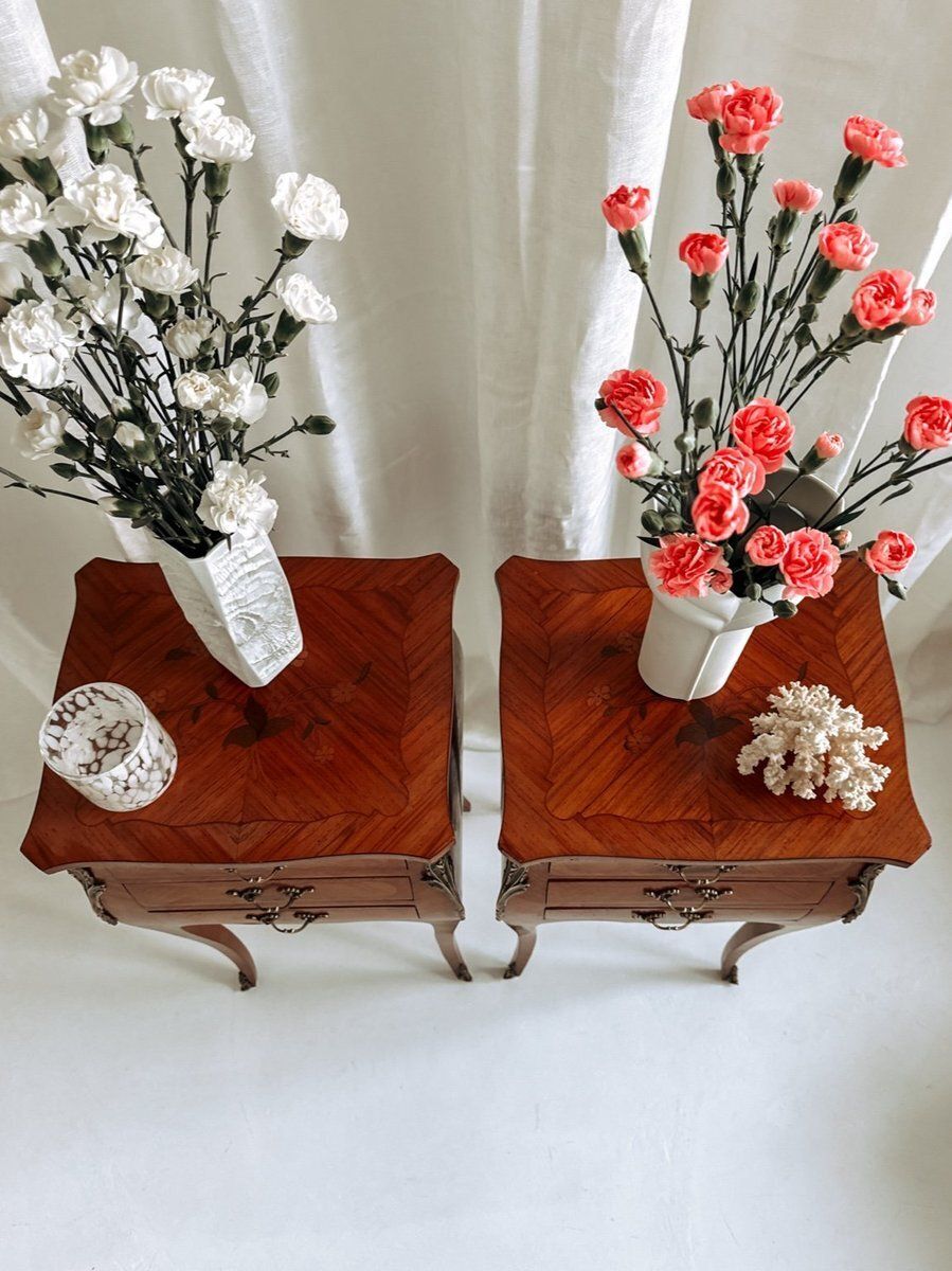 photo vintage Louis XV French Bedside Tables With Floral Marquetry, 1940s, Set Of 2