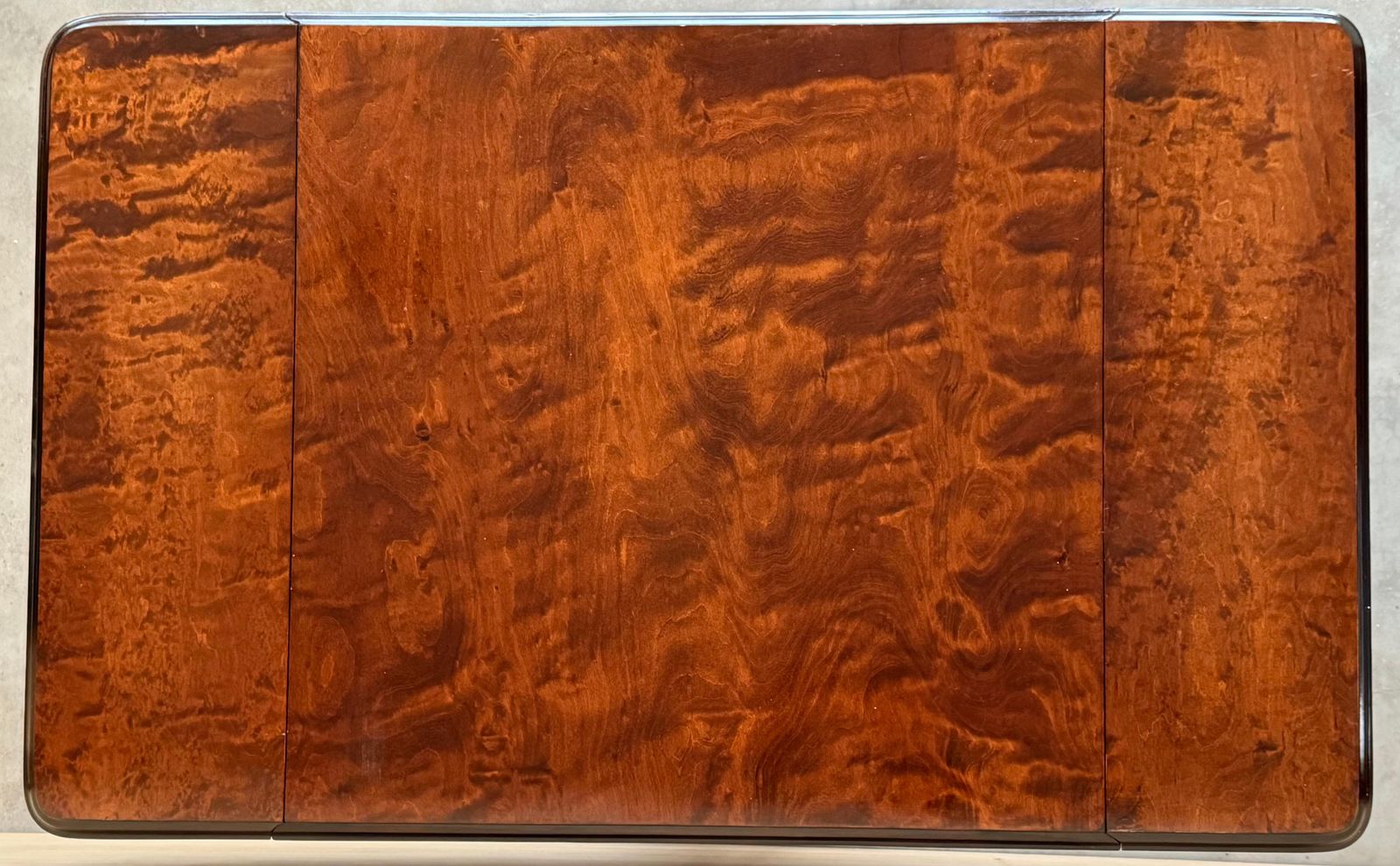 Table basse Art déco à abattants, placage de noyer, France, vers 1930 photo vinterior
