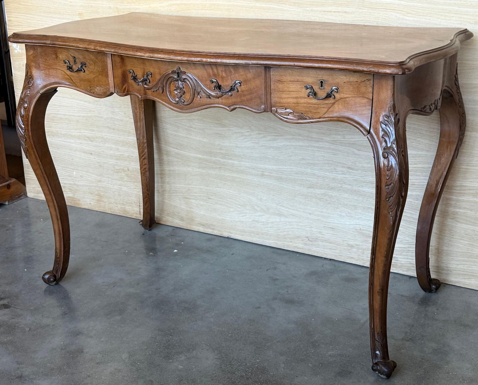 Bureau Louis XV de style français en bois, XXe siècle, 1920 photo vinterior