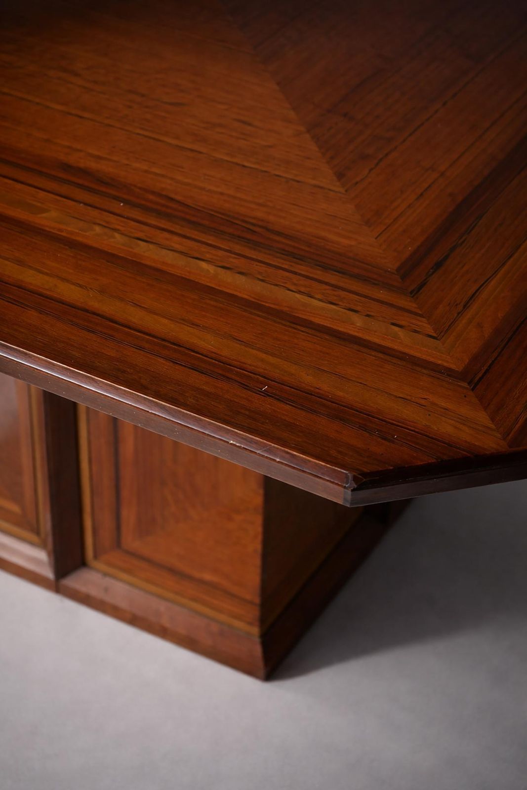Rare Dining Table By Luciano Frigerio, Model Paganini By Frigerio In Desio photo vinterior
