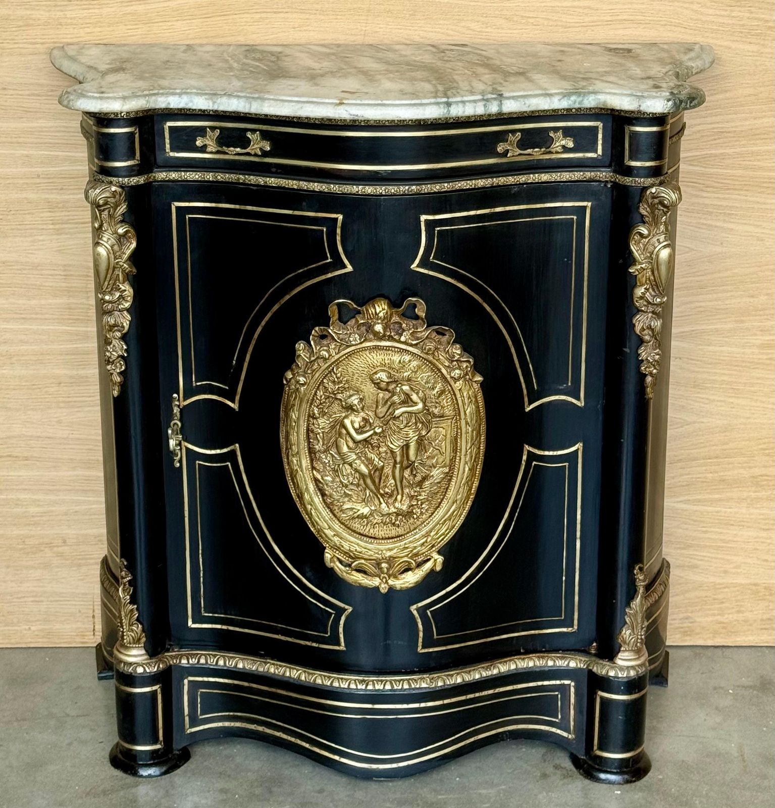 Cabinet français de style Napoléon III, XIXe siècle, avec incrustations métalliques photo furniture