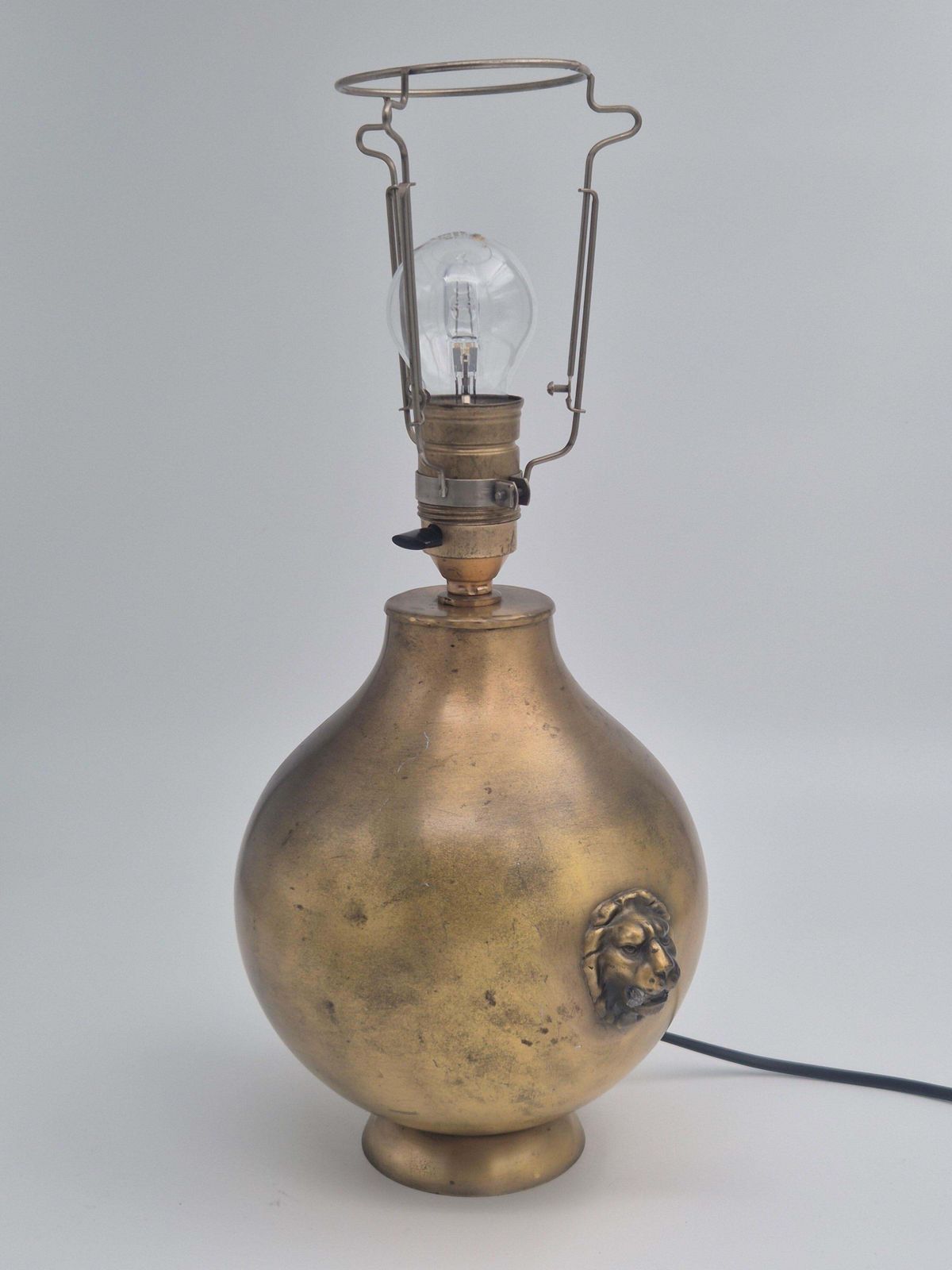 photo for sale Table Lamp In Brass With Decor Of Lion, Swedish Grace 1920/30s