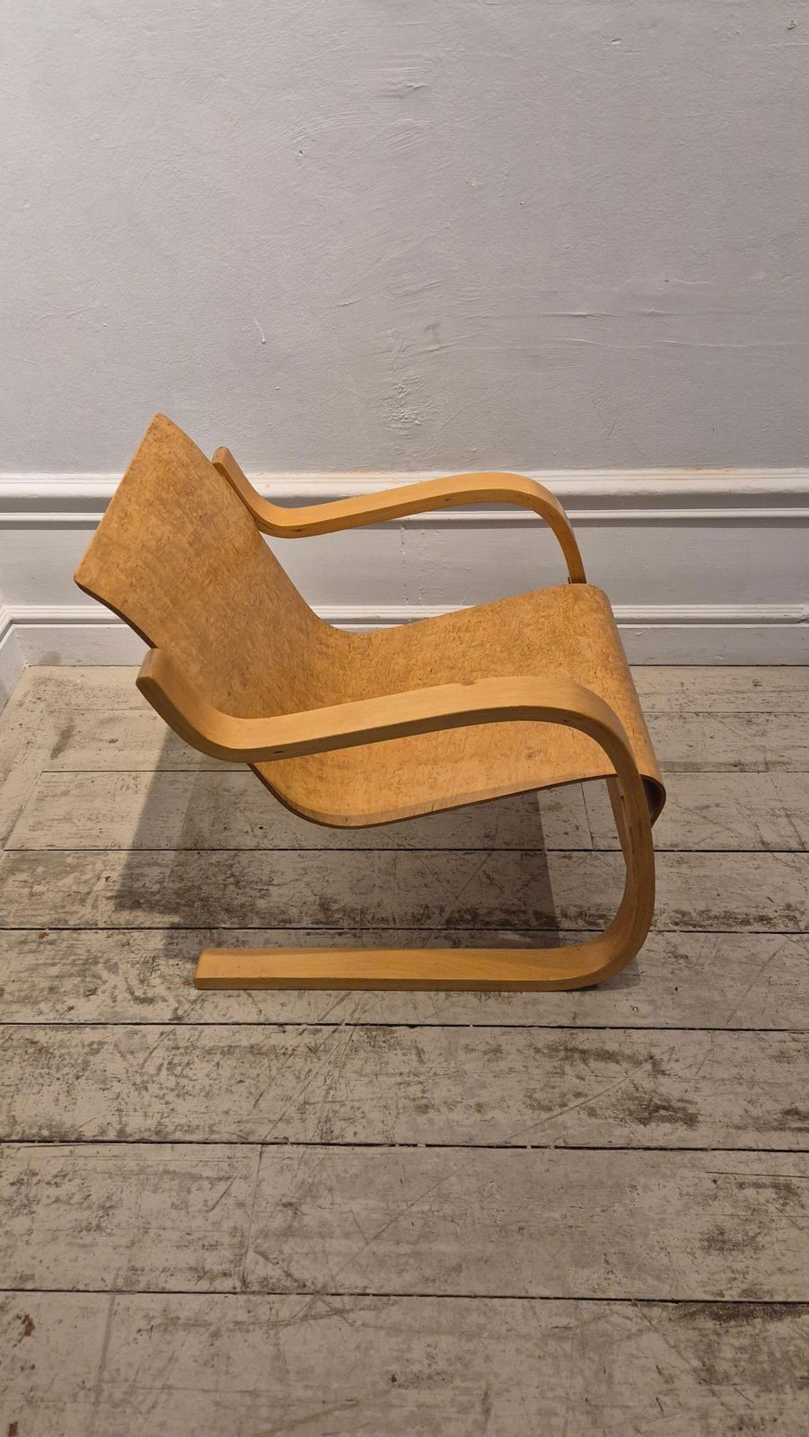 photo furniture Alvar Aalto, Rare Collectable Chair Model 31 / 'Paimio', 1930/40s.