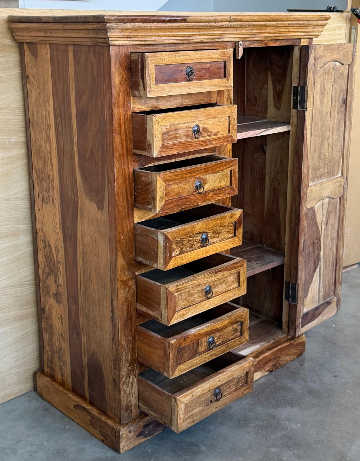 Armoire-garde-manger d'époque espagnole en olivier massif, avec serrure photo buy