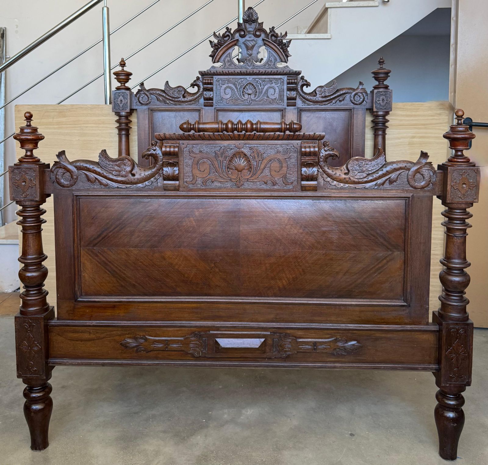 Cadre de lit Louis XVI en noyer sculpté, style baroque, taille Full/Queen photo furniture