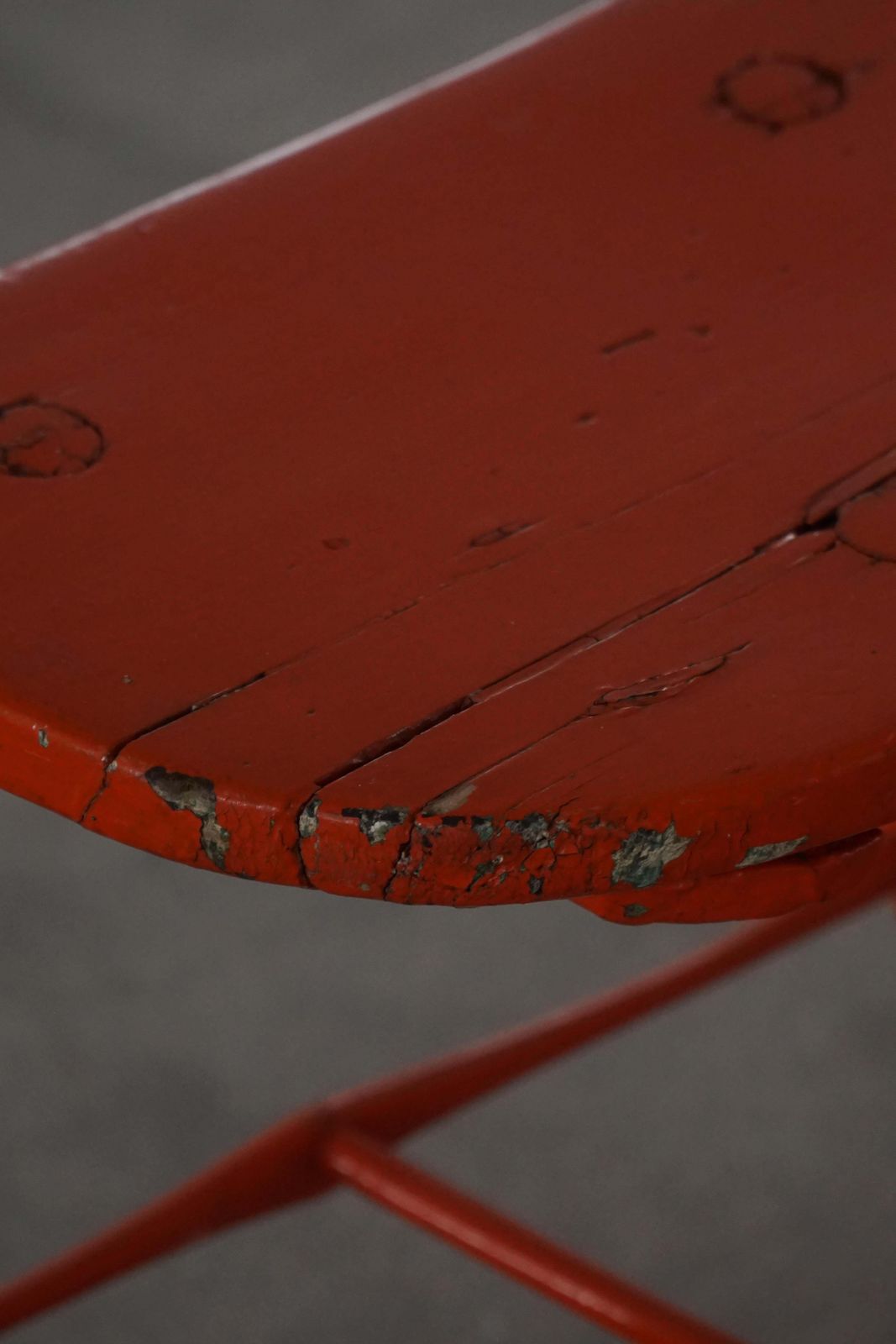 photo vintage Pair Of Patinated Red Painted Wooden Stools With Splayed Legs, 1950s–1960s