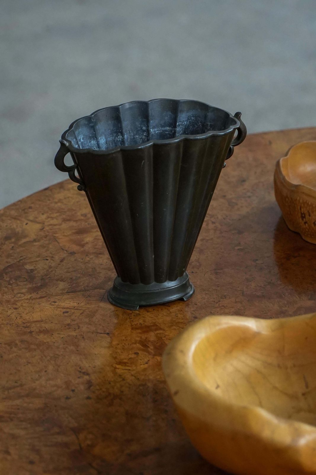 photo vinterior Just Andersen Art Deco Patinated Disco Metal Vase, Denmark, 1930s, Model D20