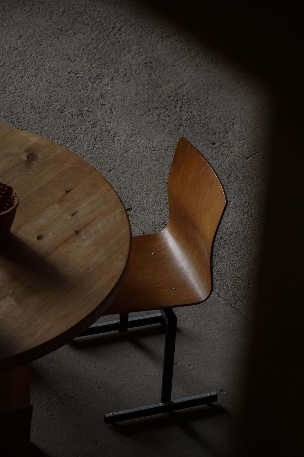 Set Of 6 Industrial Stackable Chairs By Niels Larsen, Black Metal & Oak, 1960s photo vinterior