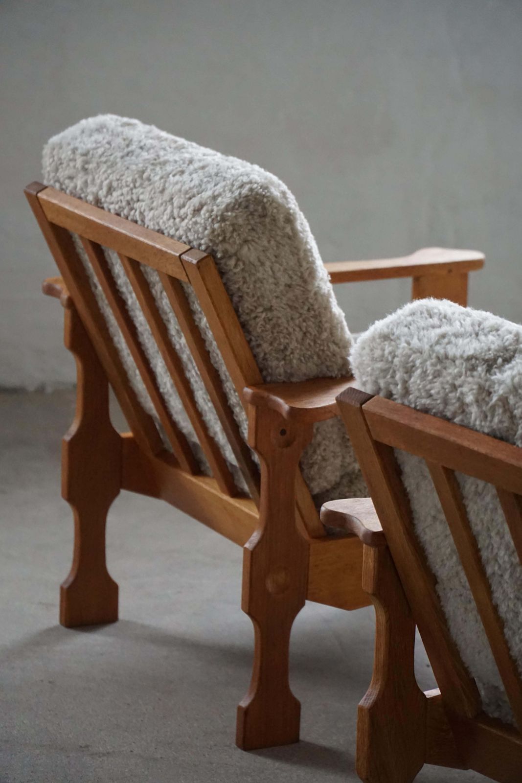 photo furniture Danish Modern, Pair Of Lounge Chairs In Oak & Lambswool, Henning Kjærnulf, 1960s