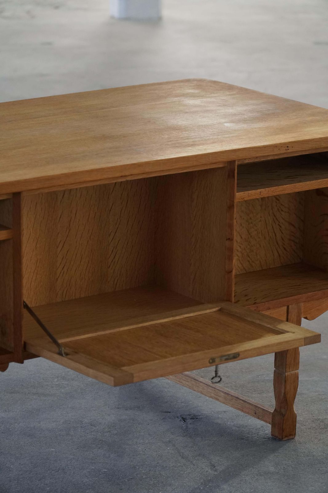 photo furniture Mid 20th Century, Freestanding Oak Desk By Henning Kjærnulf, Denmark, 1960s
