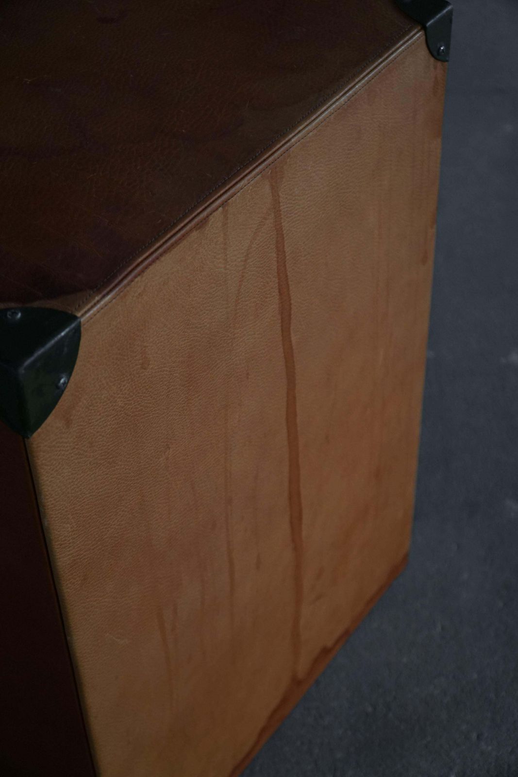 photo buy Vintage Military Style Chest In Leather And Wood, Late 20th Century