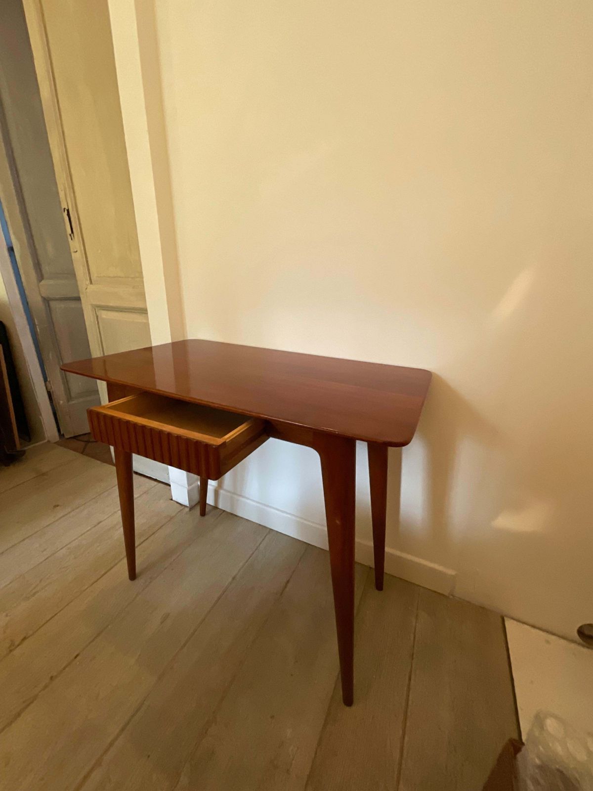 Dassi   Piccolo Tavolo, Scrivania   Casetto Centrale   Teak   Italia 1950. photo Furniture